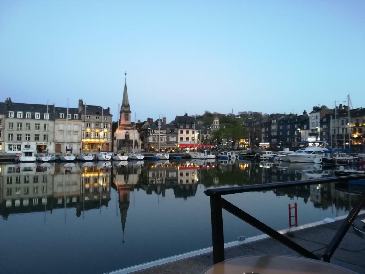 Le Clos Des Hortensias Toutainville Eksteriør bilde